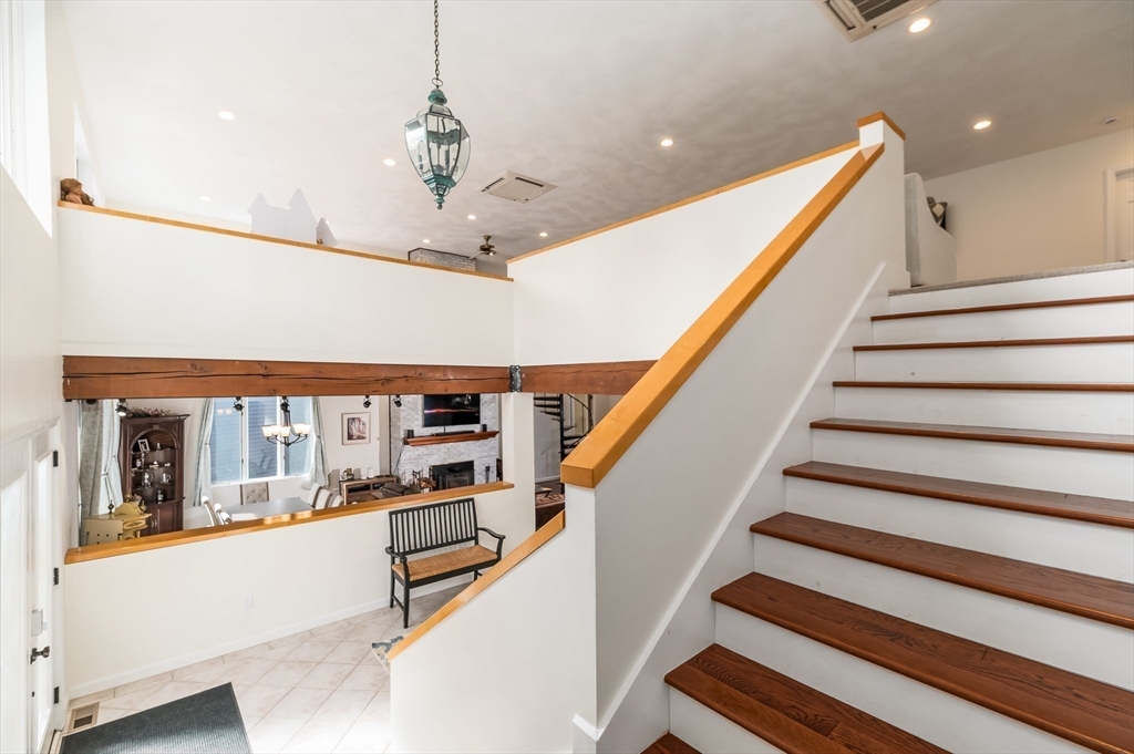 5 Comstock Lane