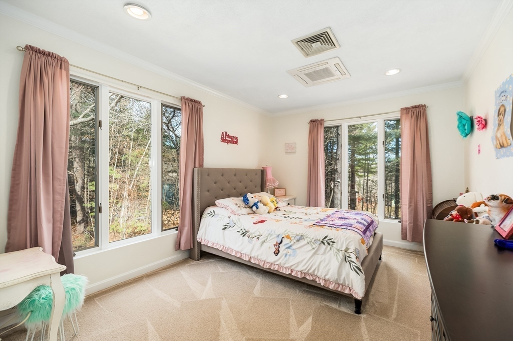 5 Comstock Lane