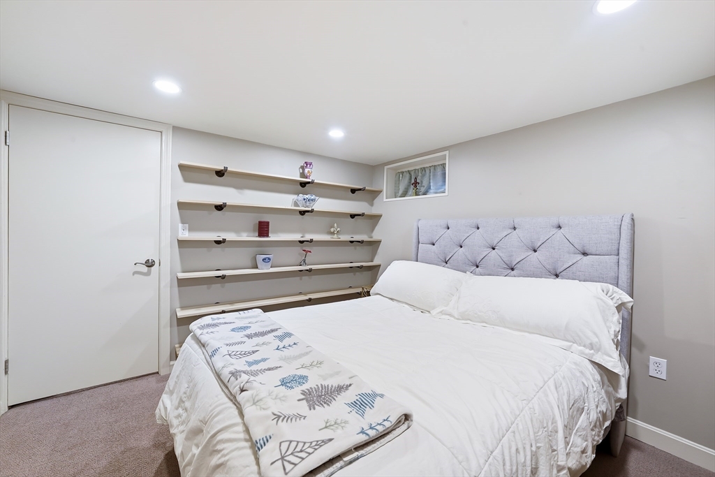 4 Wescott Rd