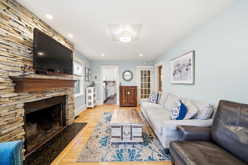 4 Wescott Rd