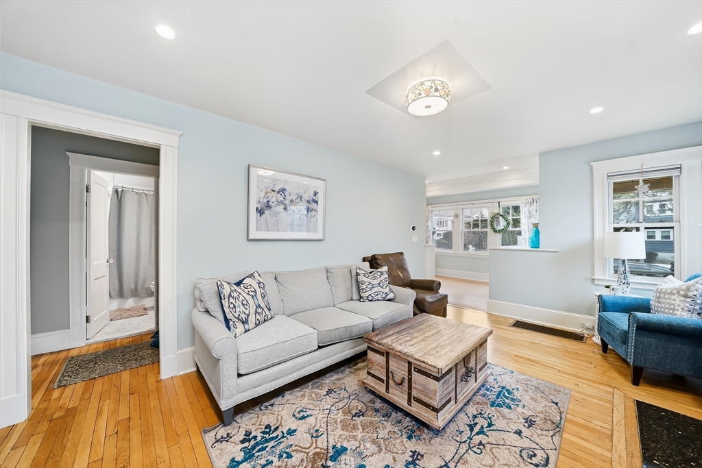 4 Wescott Rd