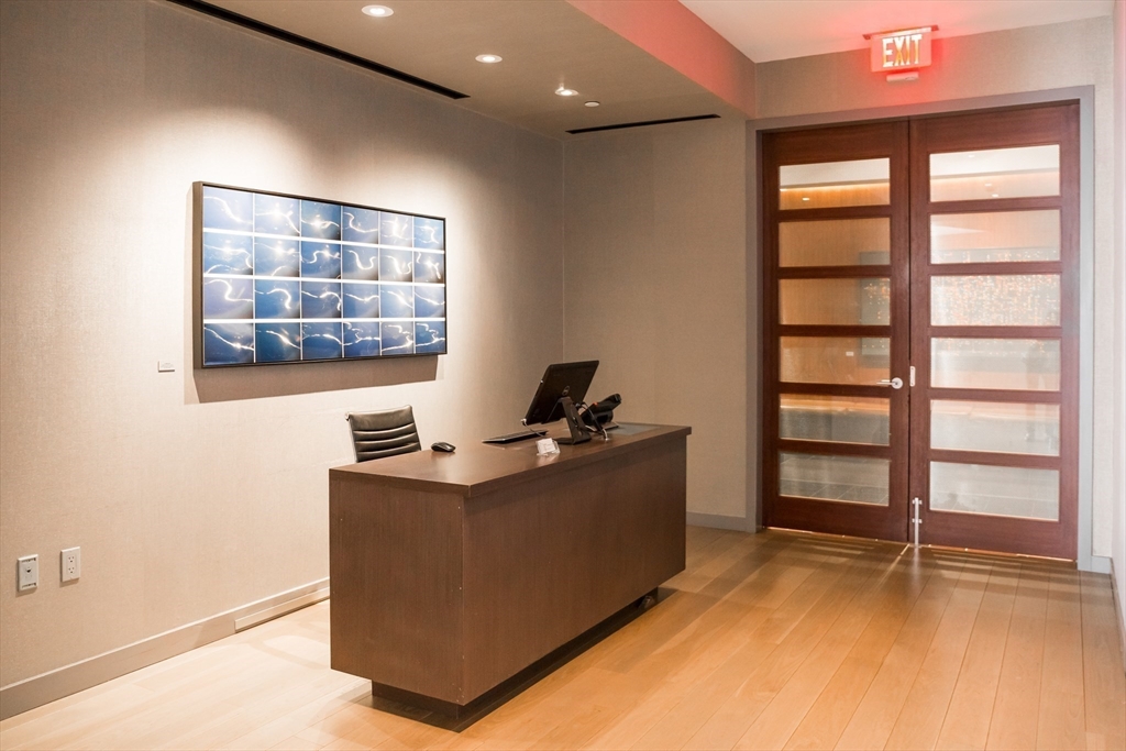 580 Washington St Unit: PH5