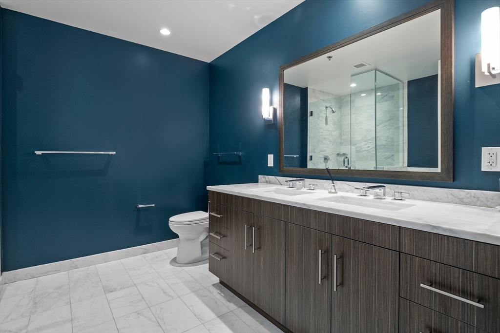 580 Washington St Unit: PH5