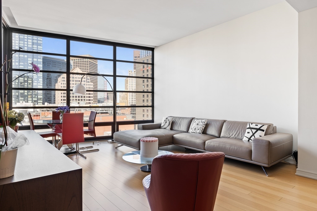 580 Washington St Unit: PH5