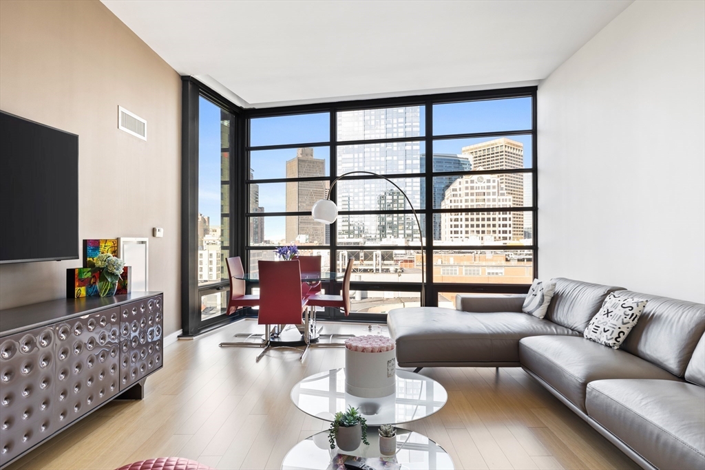 580 Washington St Unit: PH5