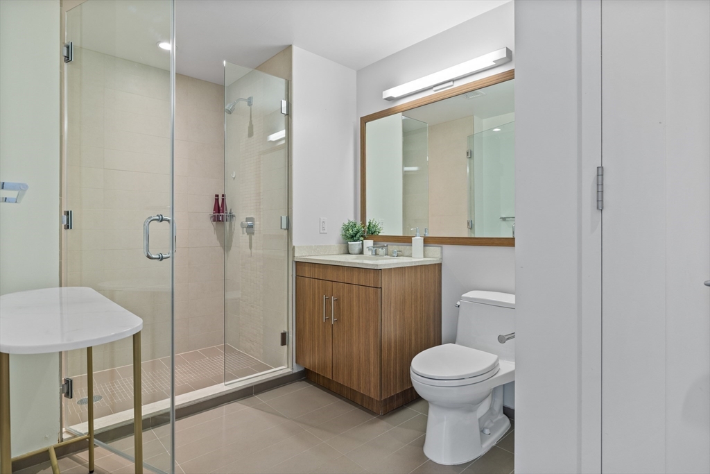 580 Washington St Unit: PH5