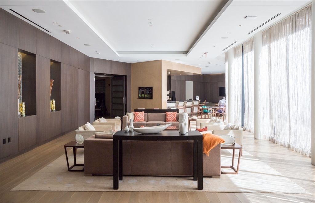 580 Washington St Unit: PH5