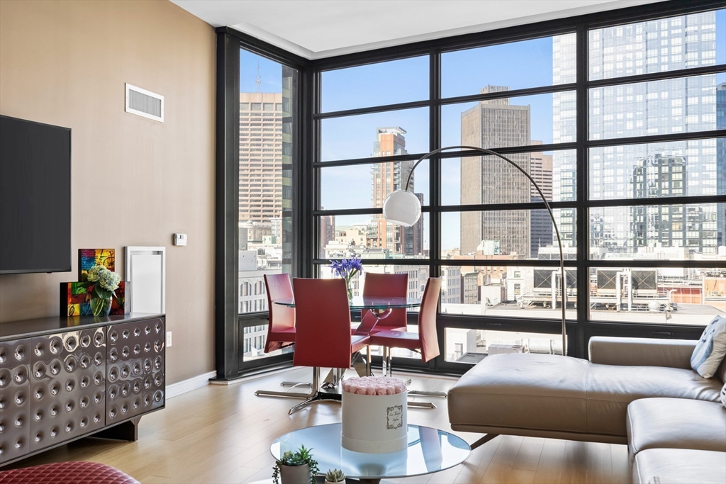 580 Washington St Unit: PH5