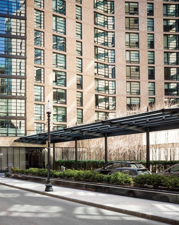 580 Washington St Unit: PH5