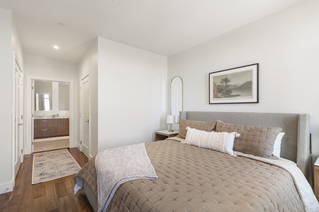 99 Sumner St Unit: PH621