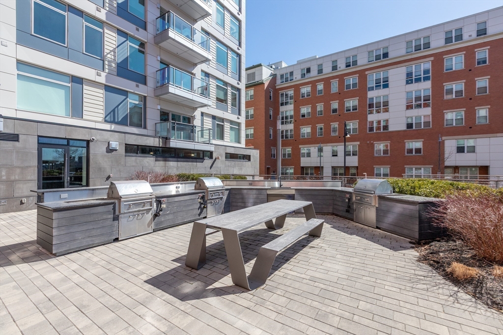 99 Sumner St Unit: PH621
