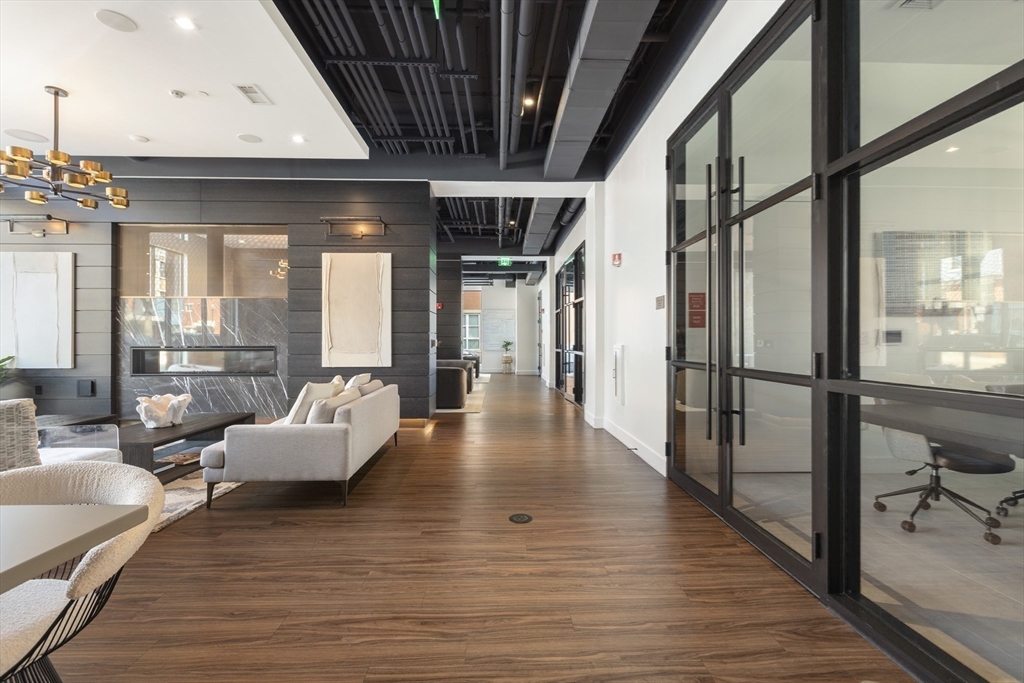 99 Sumner St Unit: PH621