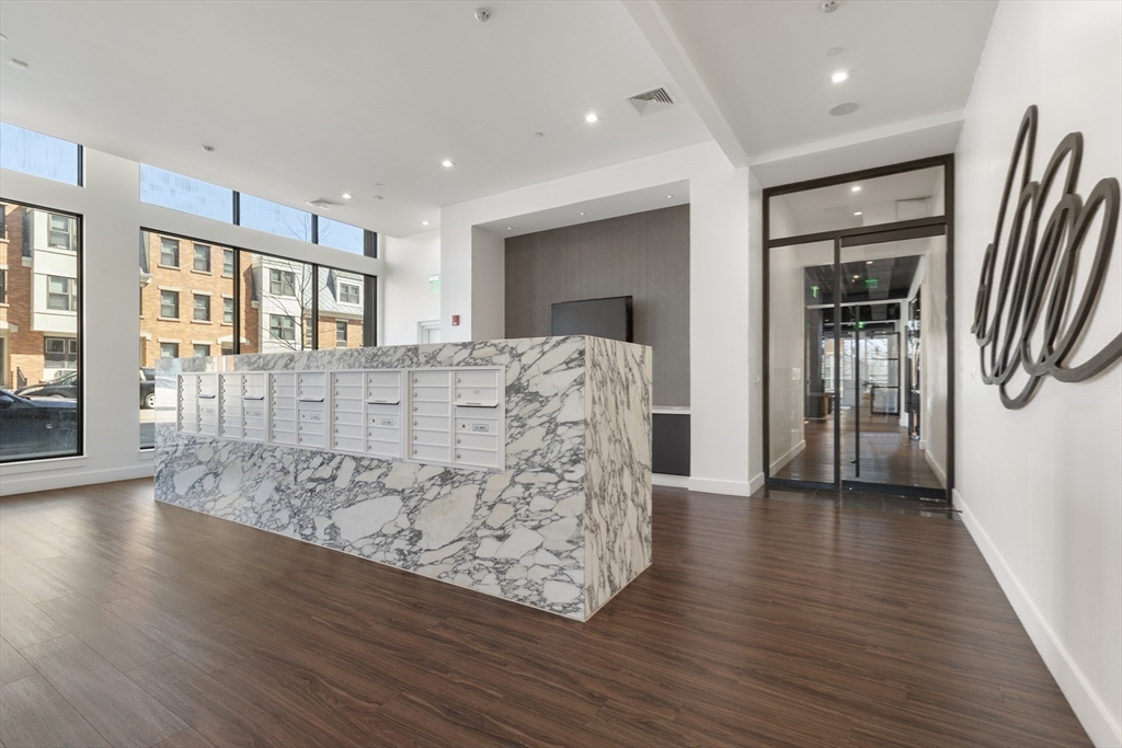 99 Sumner St Unit: PH621