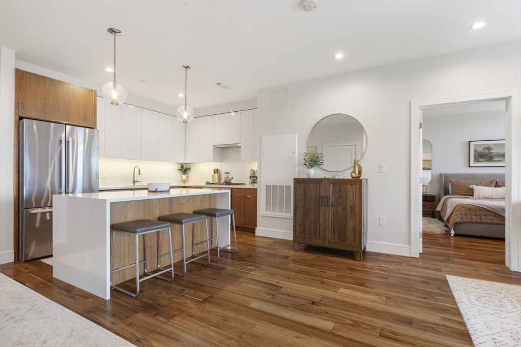 99 Sumner St Unit: PH621