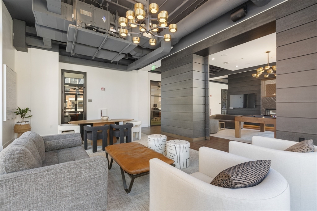 99 Sumner St Unit: PH621