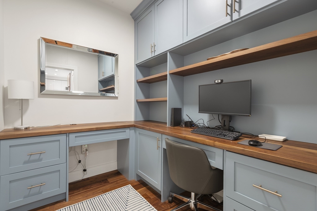 99 Sumner St Unit: PH621