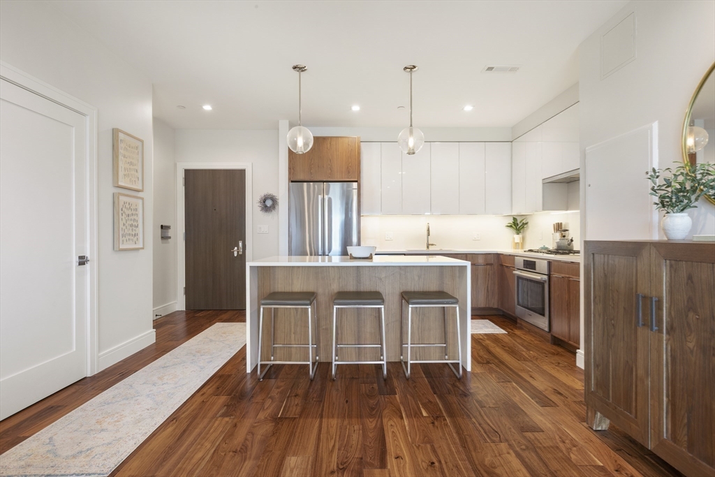 99 Sumner St Unit: PH621