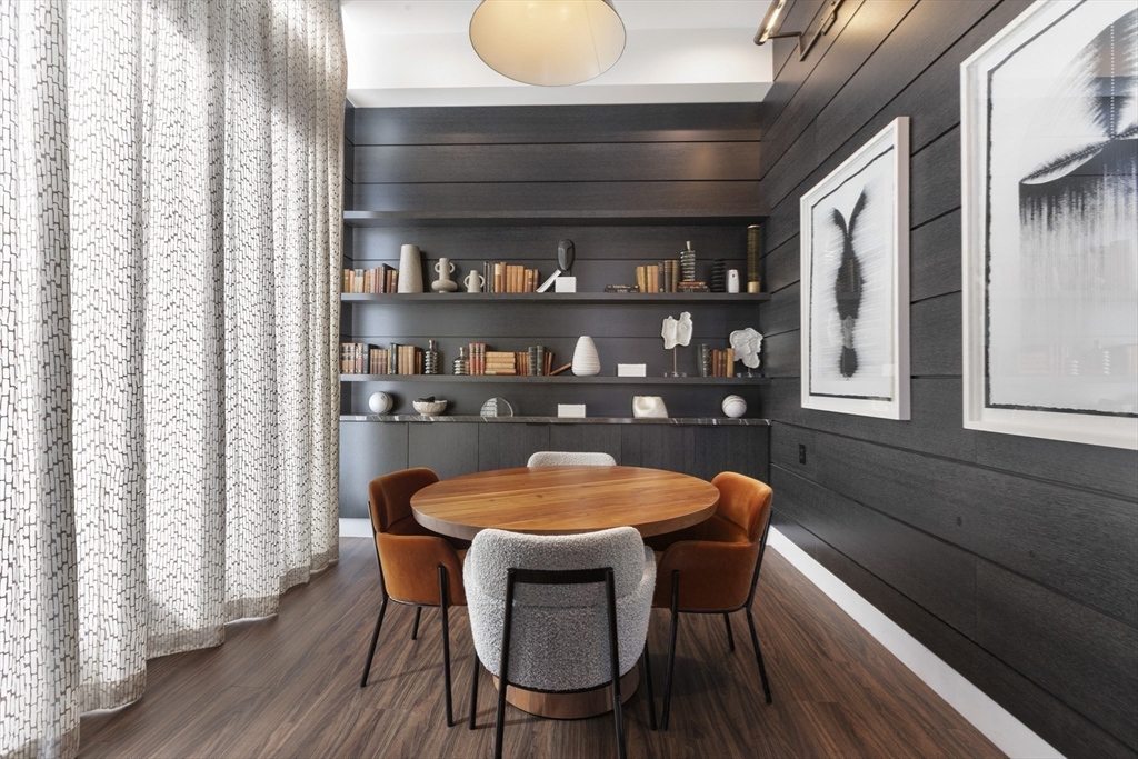 99 Sumner St Unit: PH621