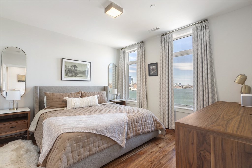 99 Sumner St Unit: PH621