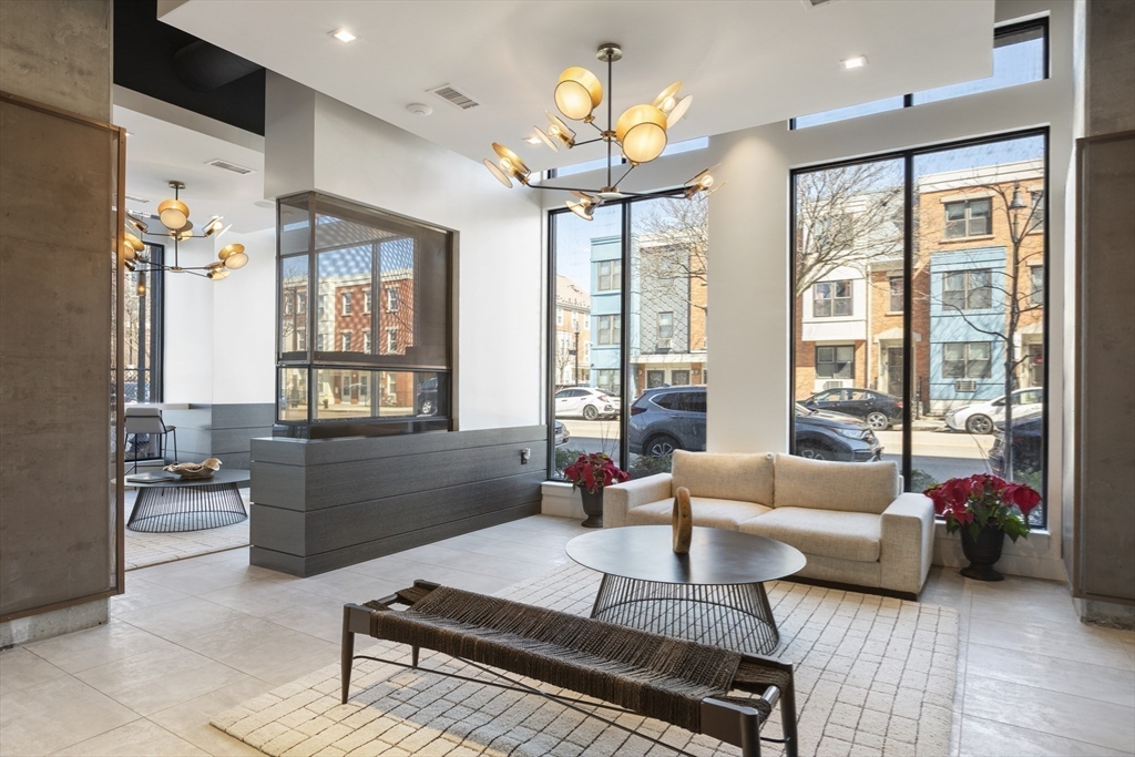 99 Sumner St Unit: PH621