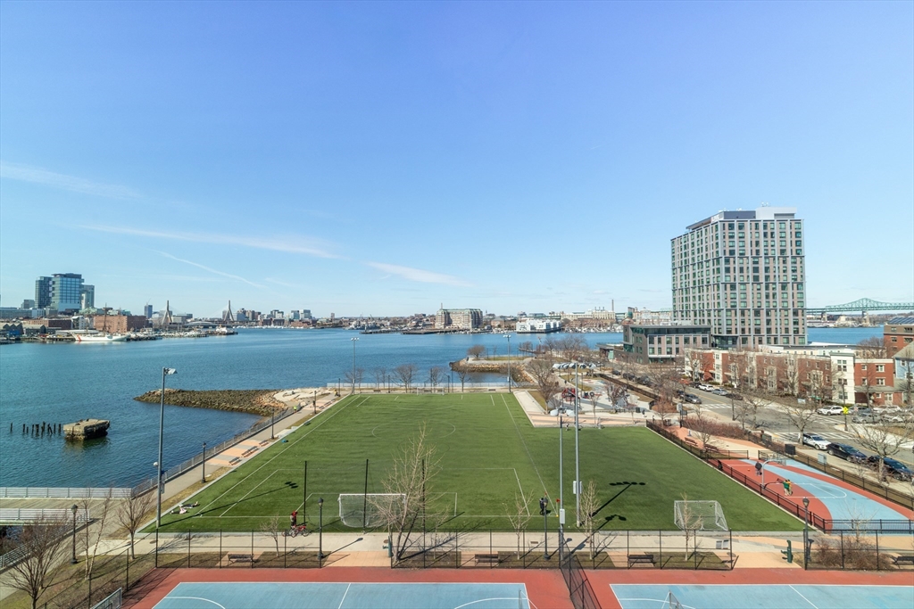 99 Sumner St Unit: PH621