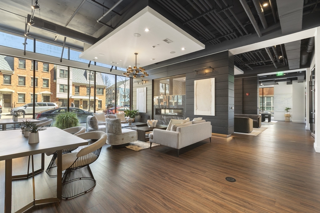 99 Sumner St Unit: PH621