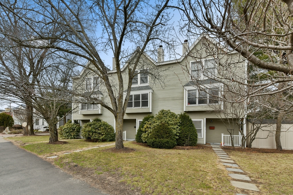 1045 Washington Street # 2