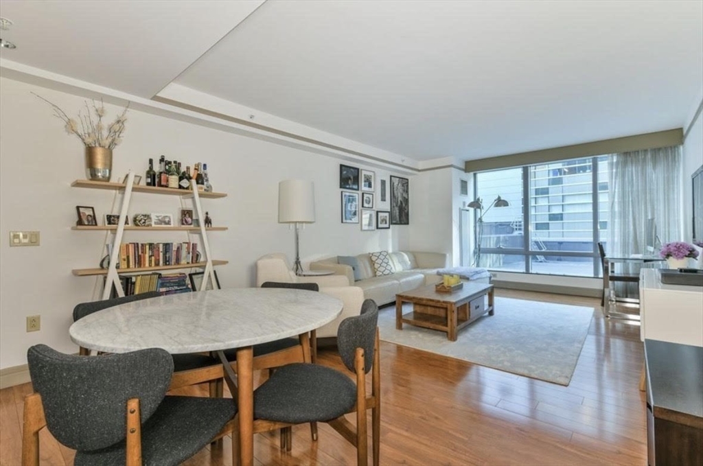 3 Avery Street # 810