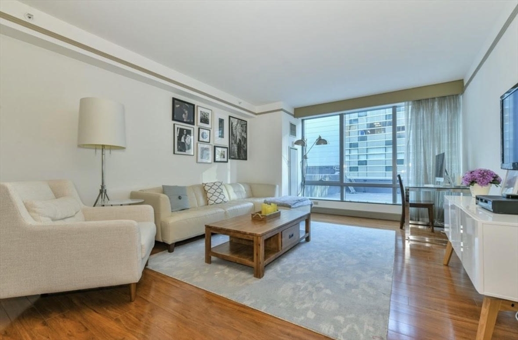 3 Avery Street # 810