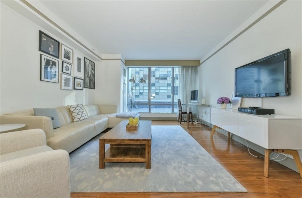 3 Avery Street # 810