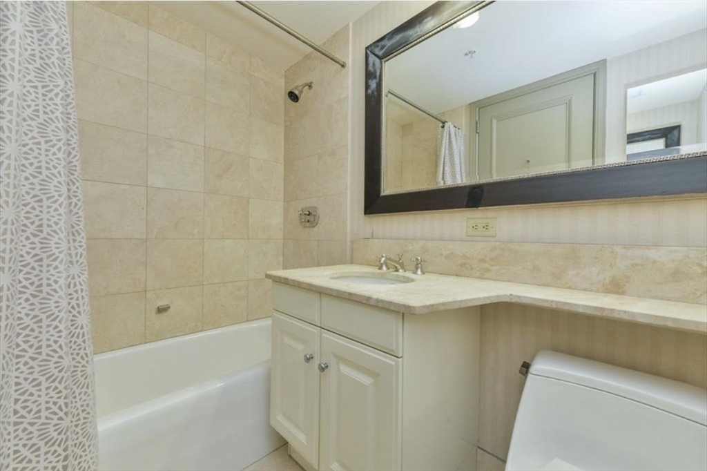 3 Avery Street # 810