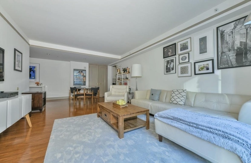 3 Avery Street # 810