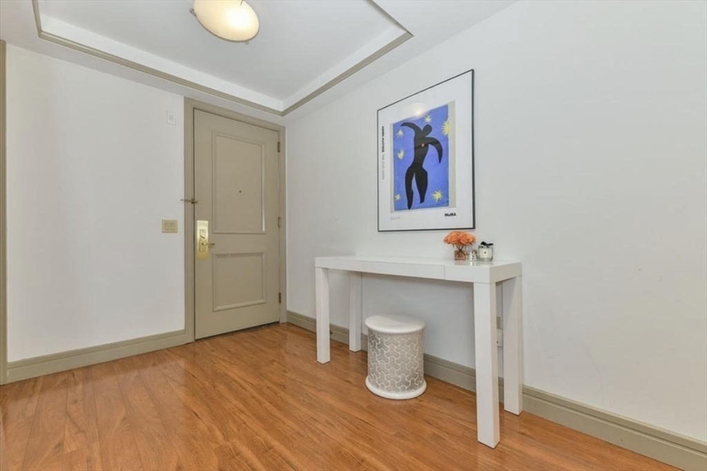 3 Avery Street # 810