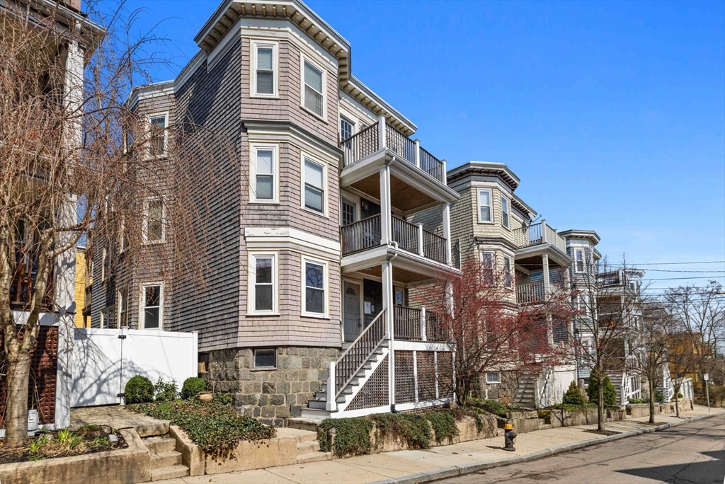63 Downer Ave # 1