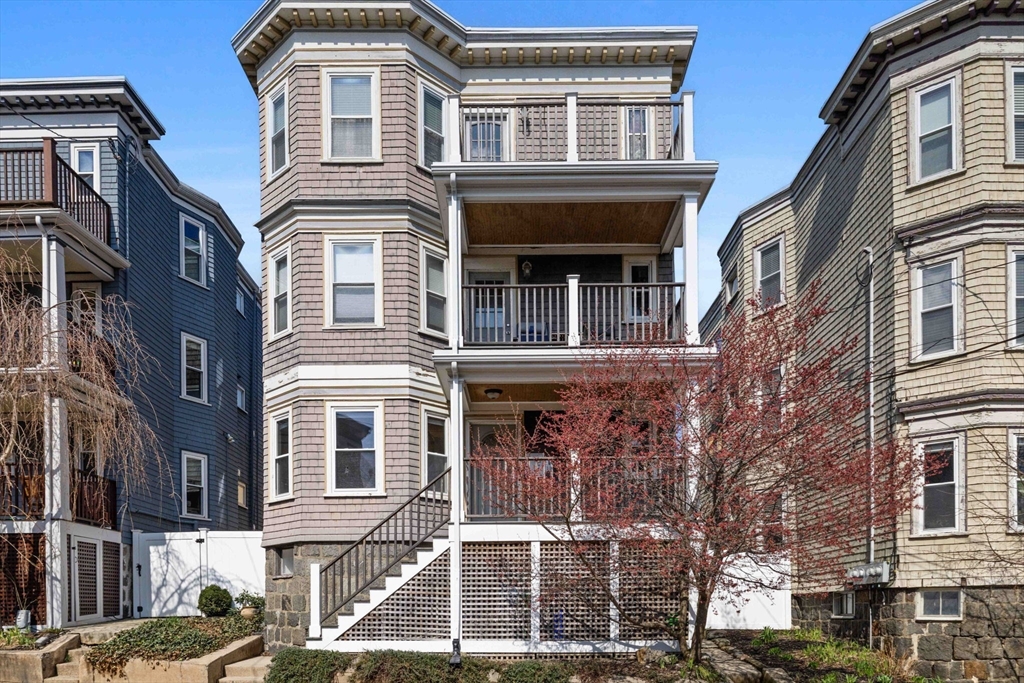 63 Downer Ave # 1