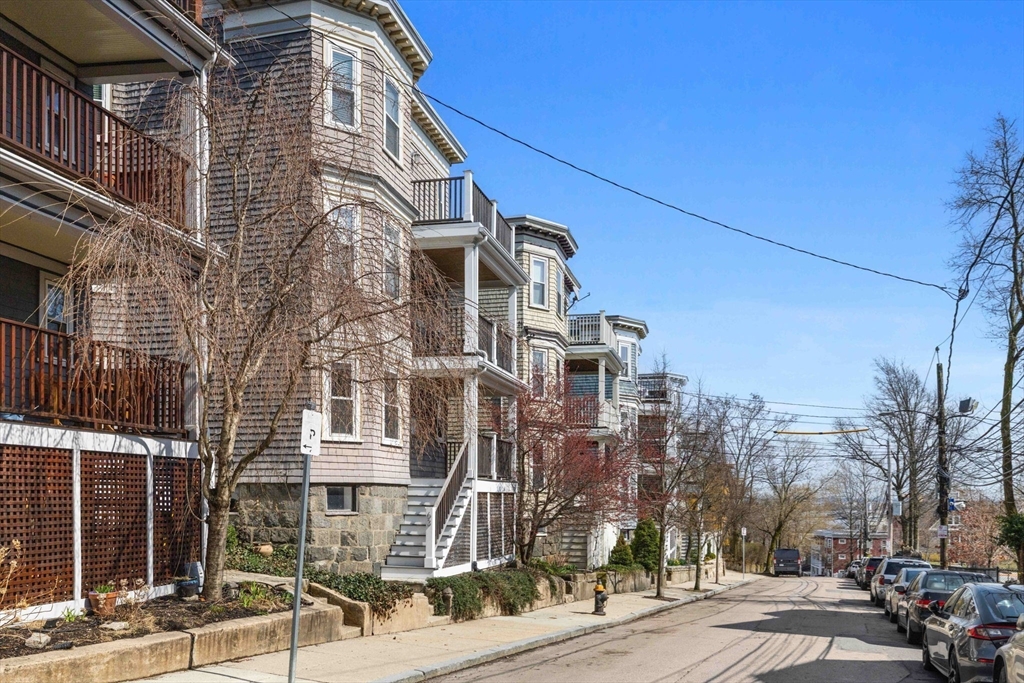 63 Downer Ave # 1