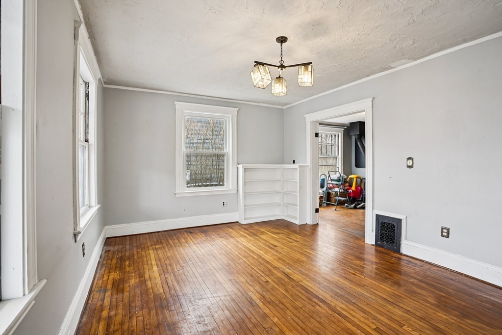 23 Bradford St