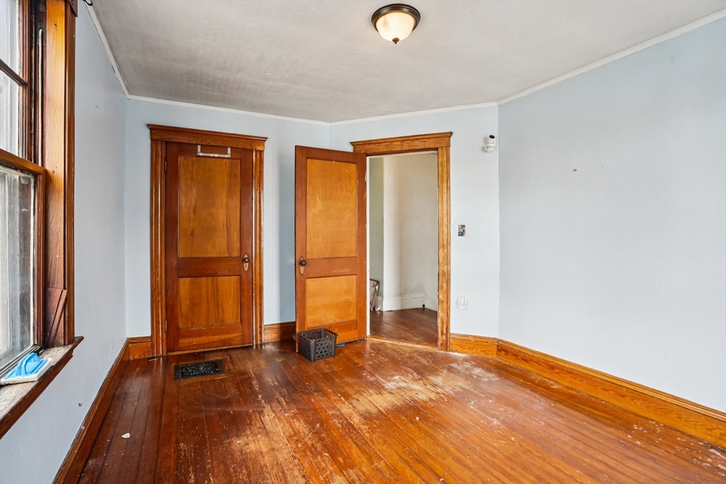 23 Bradford St