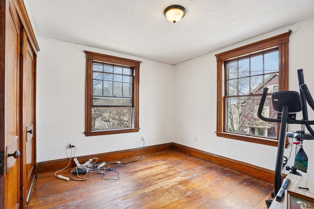 23 Bradford St