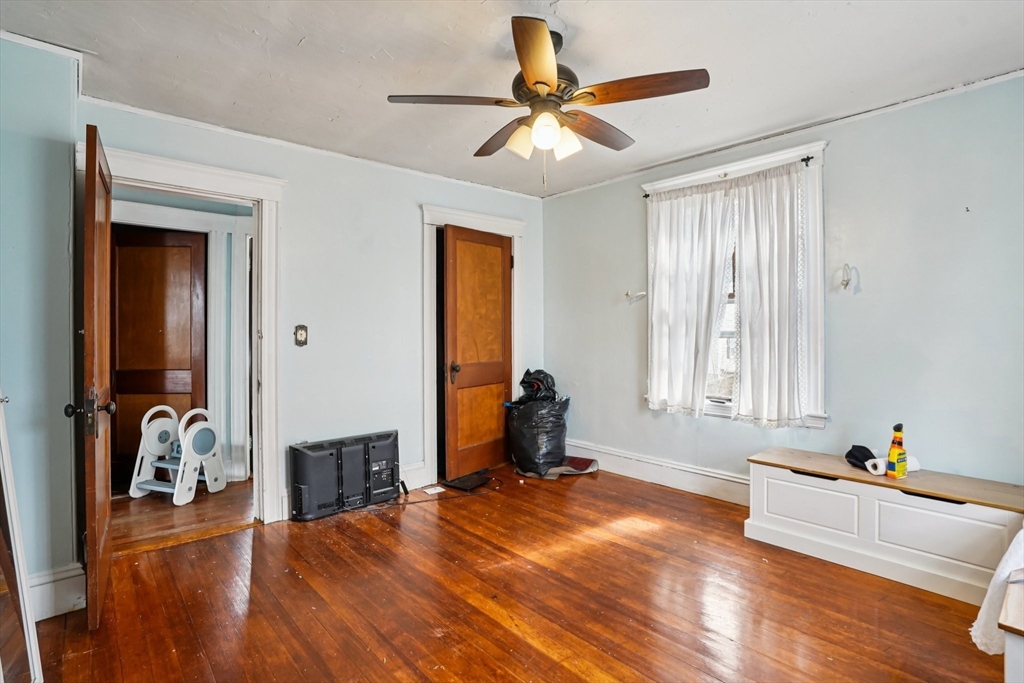 23 Bradford St