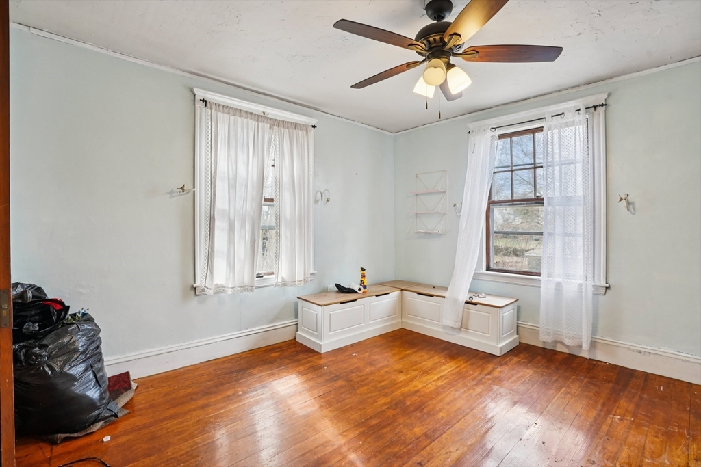 23 Bradford St