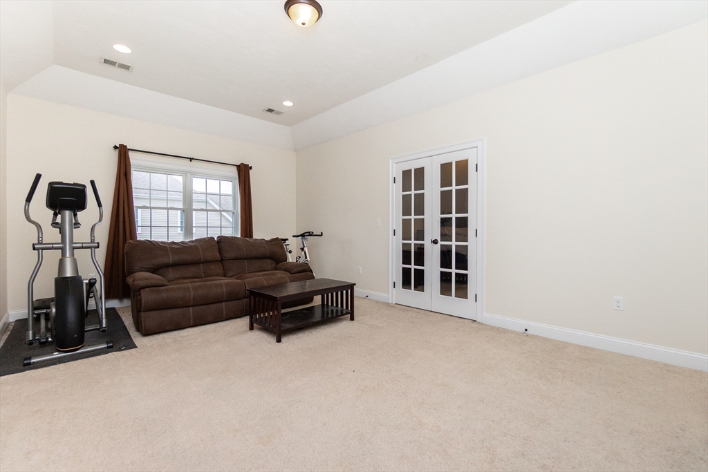 31 Whitehall Way