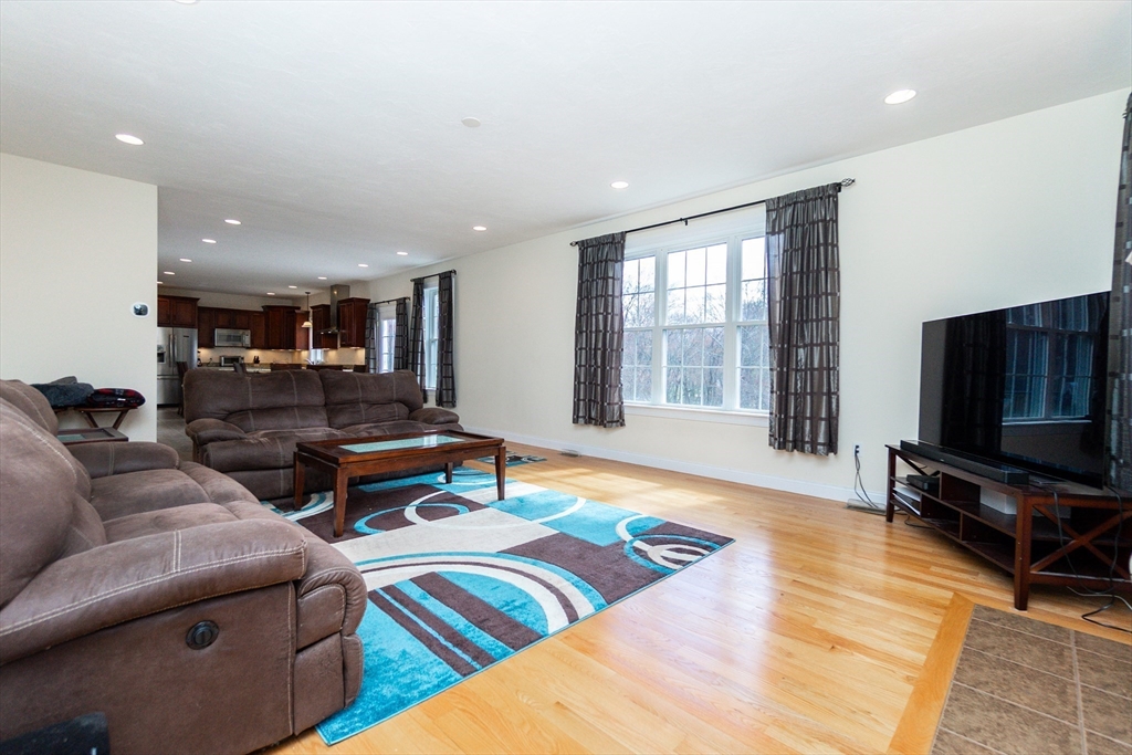 31 Whitehall Way