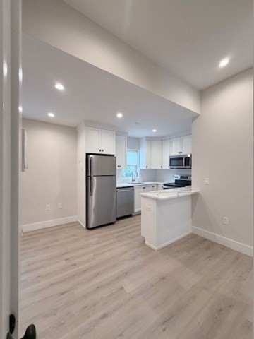 186 Bedford St # 203