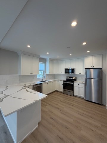 186 Bedford St # 211