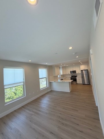 186 Bedford St # 211