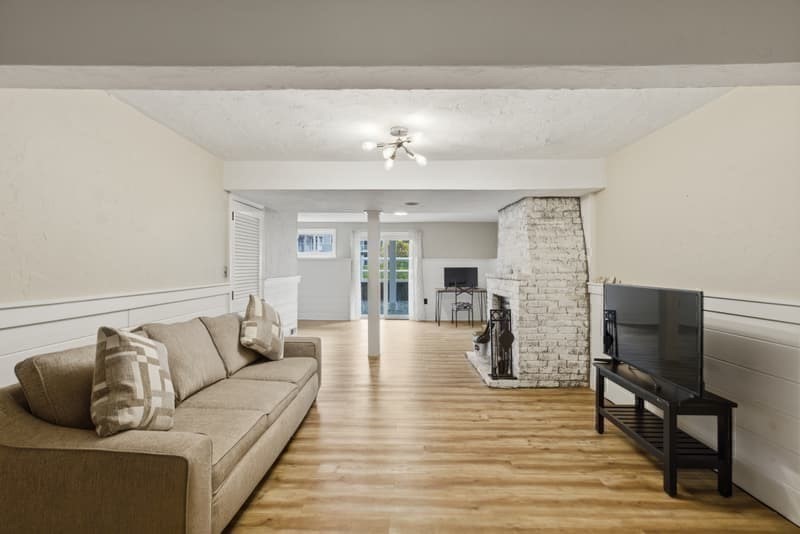 453 Turnpike St # 19