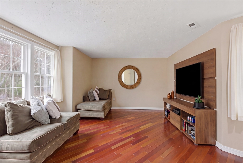 453 Turnpike St # 19