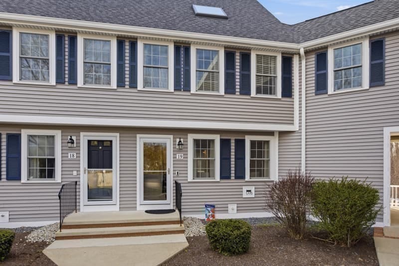 453 Turnpike St # 19