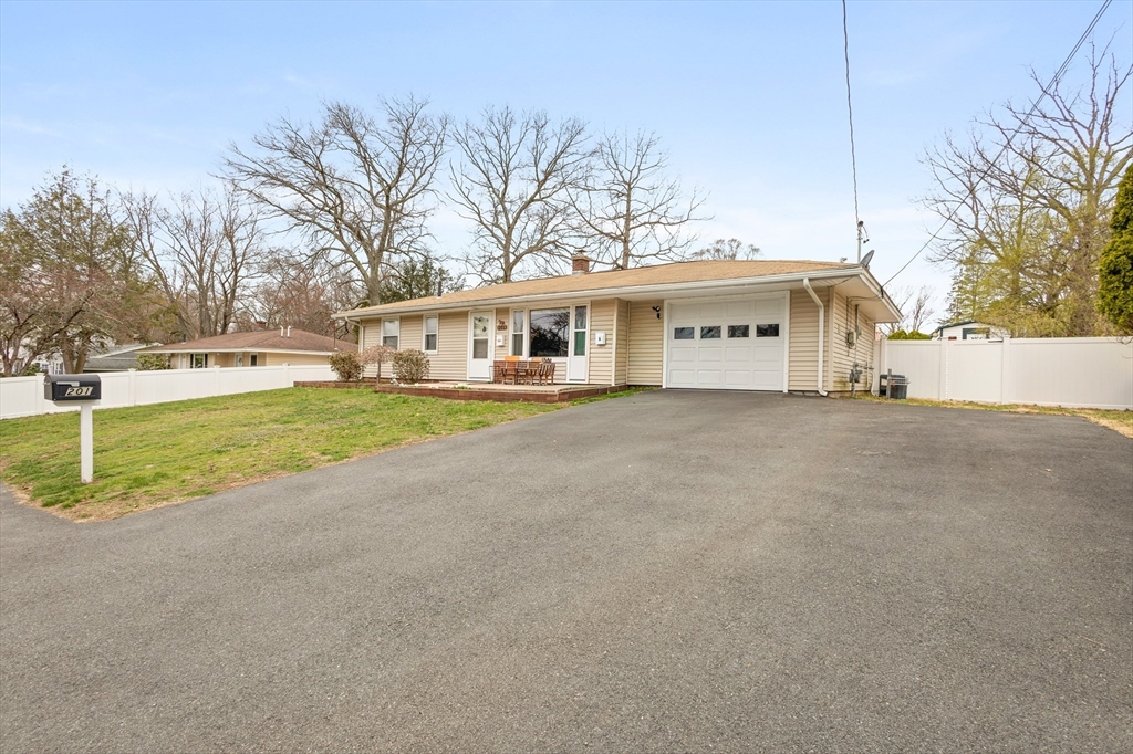 201 Caroline Dr